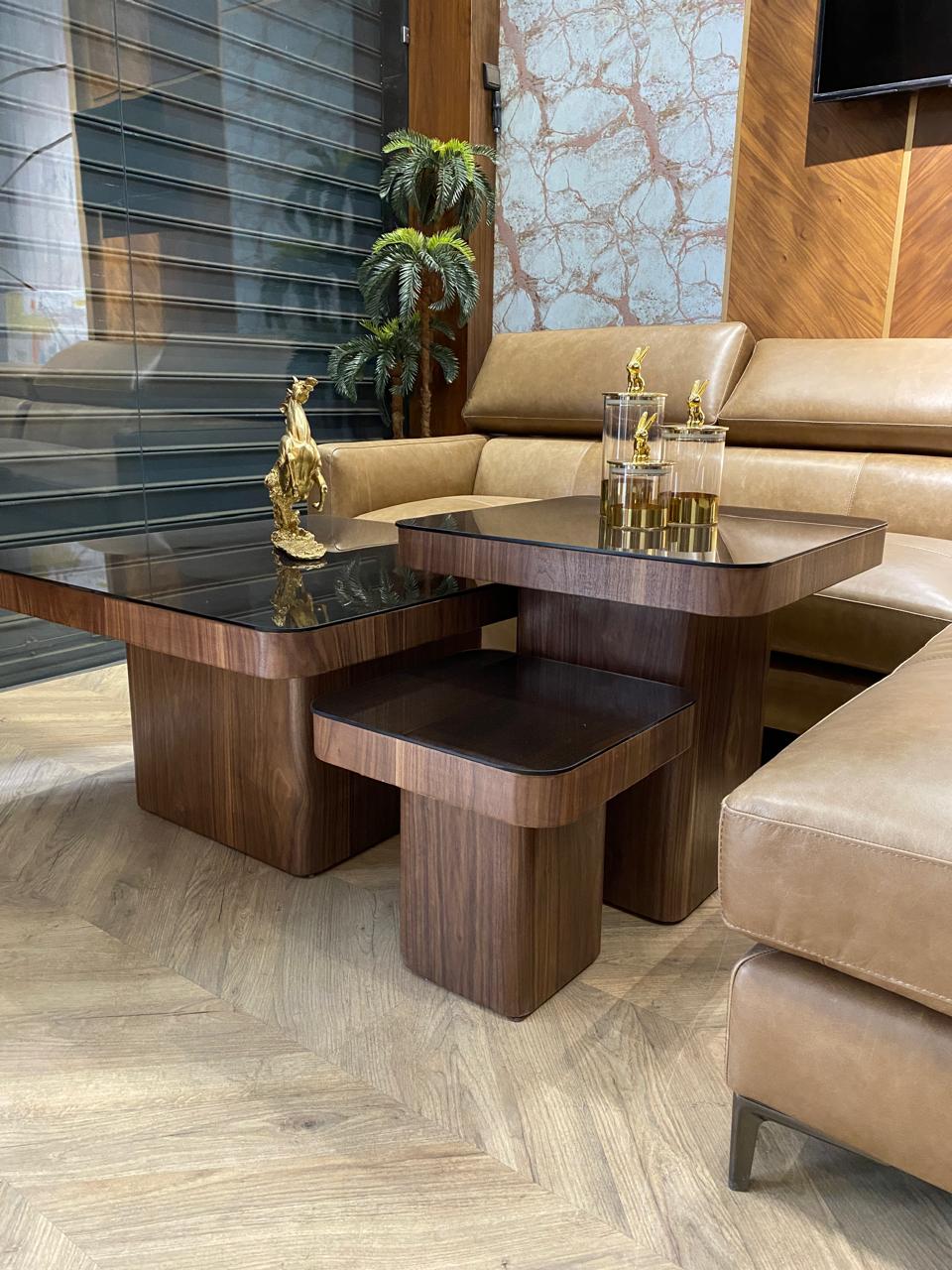 Tables basses finition noyer