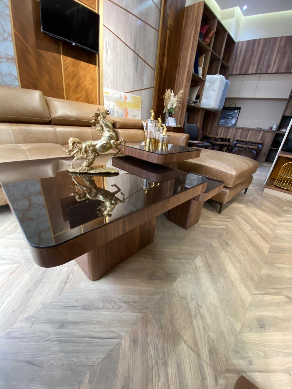 Tables basses finition noyer