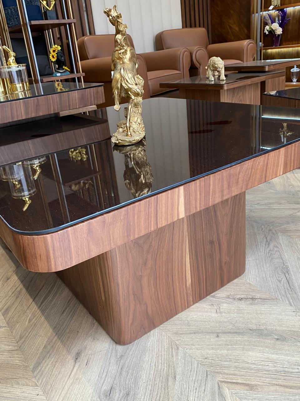 Tables basses finition noyer